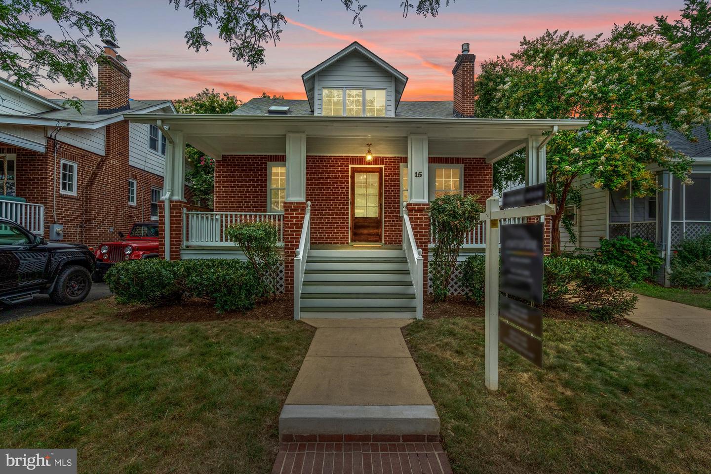 15 W MASONIC VIEW AVE, ALEXANDRIA, Virginia 22301, 3 Bedrooms Bedrooms, ,2 BathroomsBathrooms,Residential,For sale,15 W MASONIC VIEW AVE,VAAX2048152 MLS # VAAX2048152