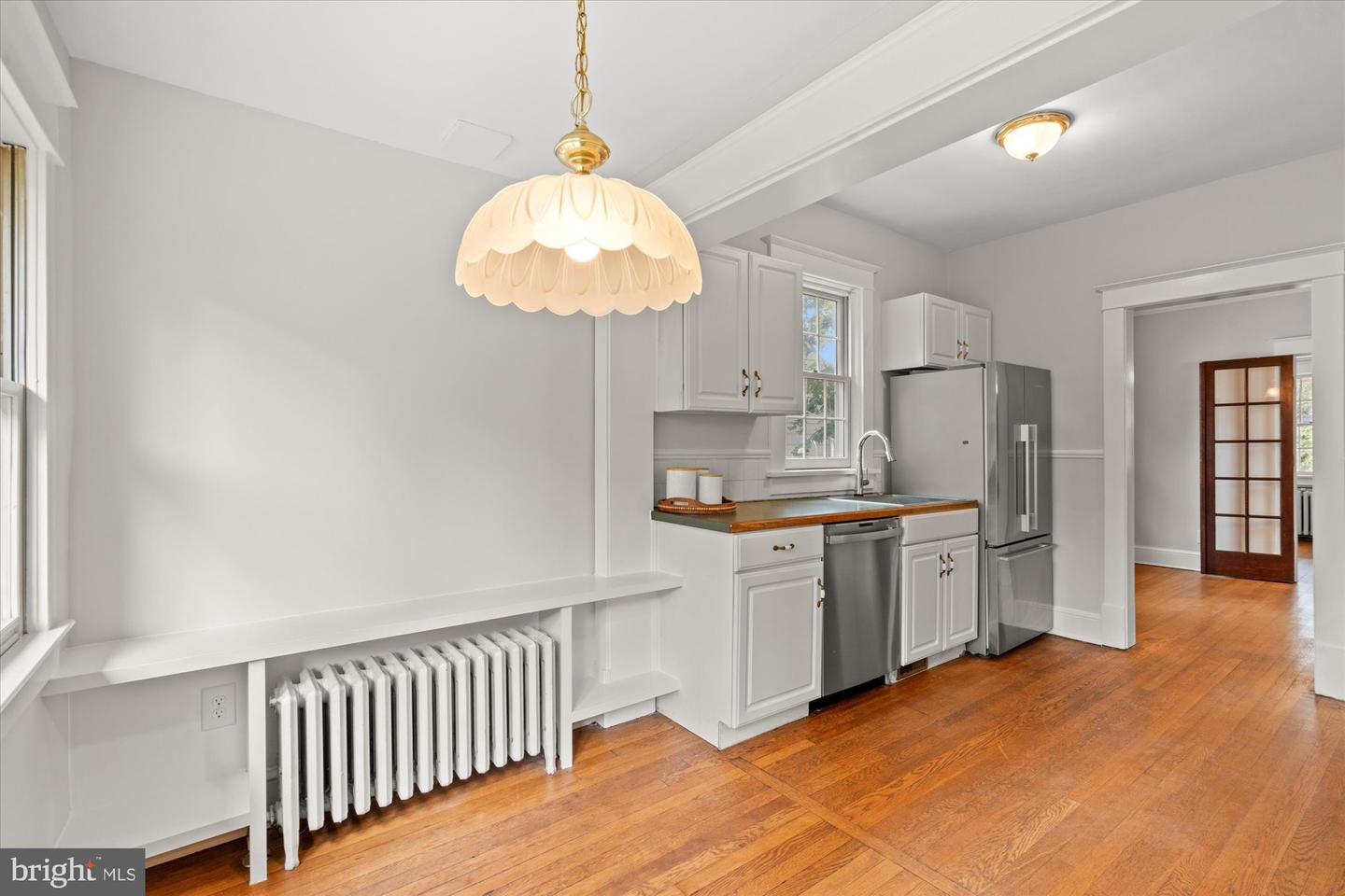 15 W MASONIC VIEW AVE, ALEXANDRIA, Virginia 22301, 3 Bedrooms Bedrooms, ,2 BathroomsBathrooms,Residential,For sale,15 W MASONIC VIEW AVE,VAAX2048152 MLS # VAAX2048152