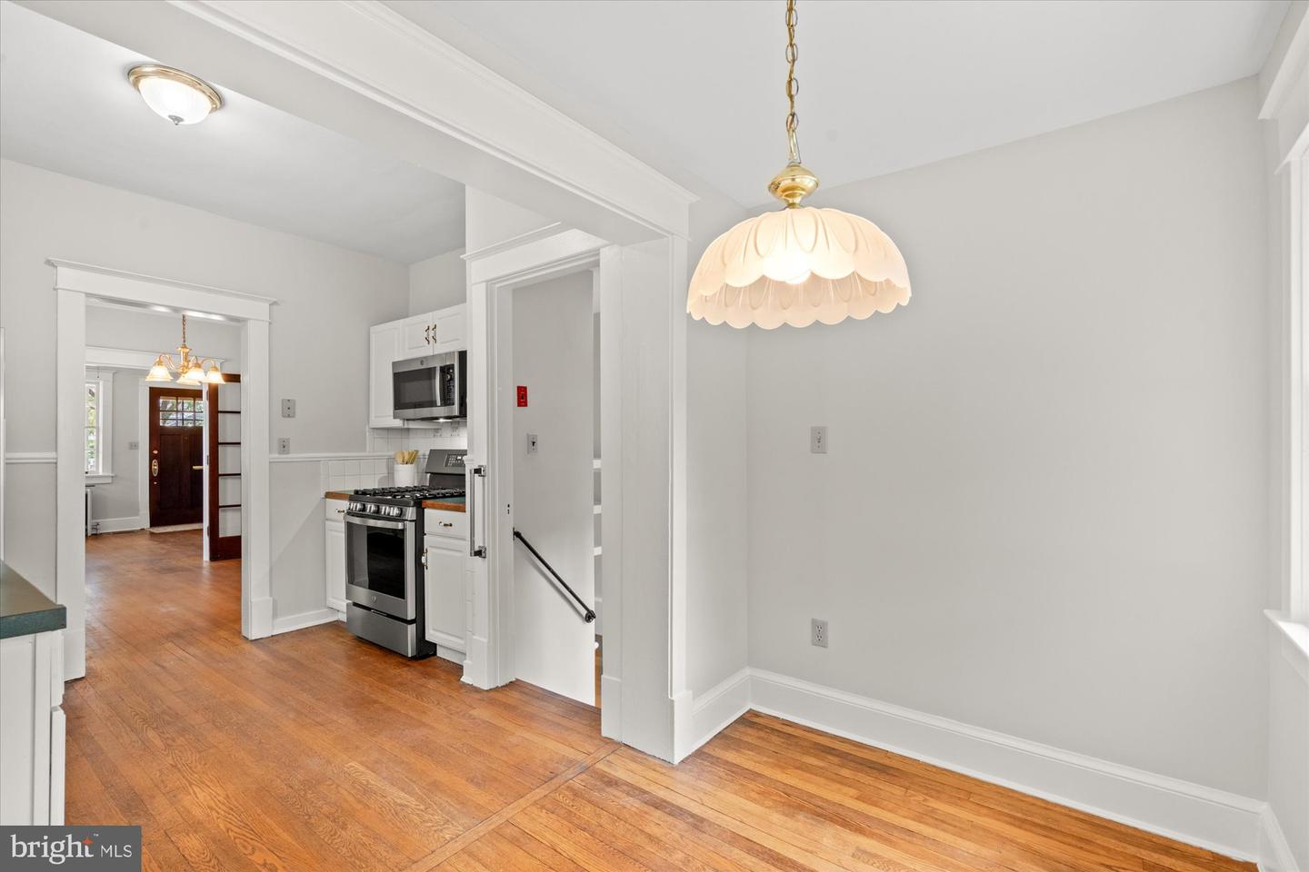 15 W MASONIC VIEW AVE, ALEXANDRIA, Virginia 22301, 3 Bedrooms Bedrooms, ,2 BathroomsBathrooms,Residential,For sale,15 W MASONIC VIEW AVE,VAAX2048152 MLS # VAAX2048152