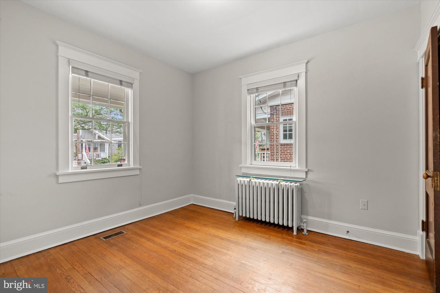 15 W MASONIC VIEW AVE, ALEXANDRIA, Virginia 22301, 3 Bedrooms Bedrooms, ,2 BathroomsBathrooms,Residential,For sale,15 W MASONIC VIEW AVE,VAAX2048152 MLS # VAAX2048152