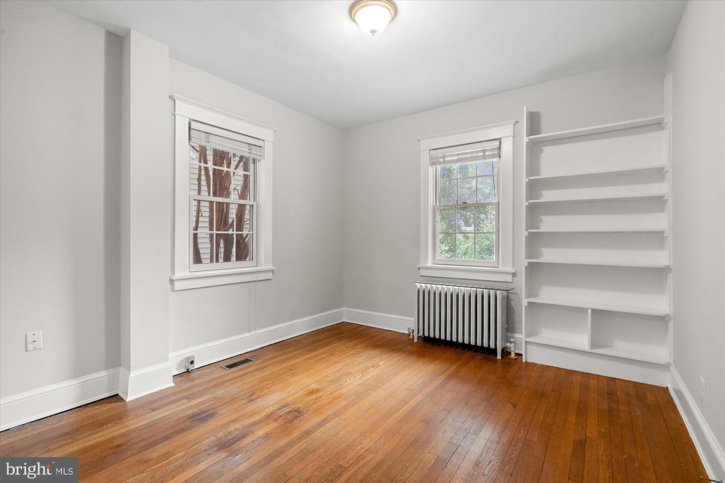15 W MASONIC VIEW AVE, ALEXANDRIA, Virginia 22301, 3 Bedrooms Bedrooms, ,2 BathroomsBathrooms,Residential,For sale,15 W MASONIC VIEW AVE,VAAX2048152 MLS # VAAX2048152
