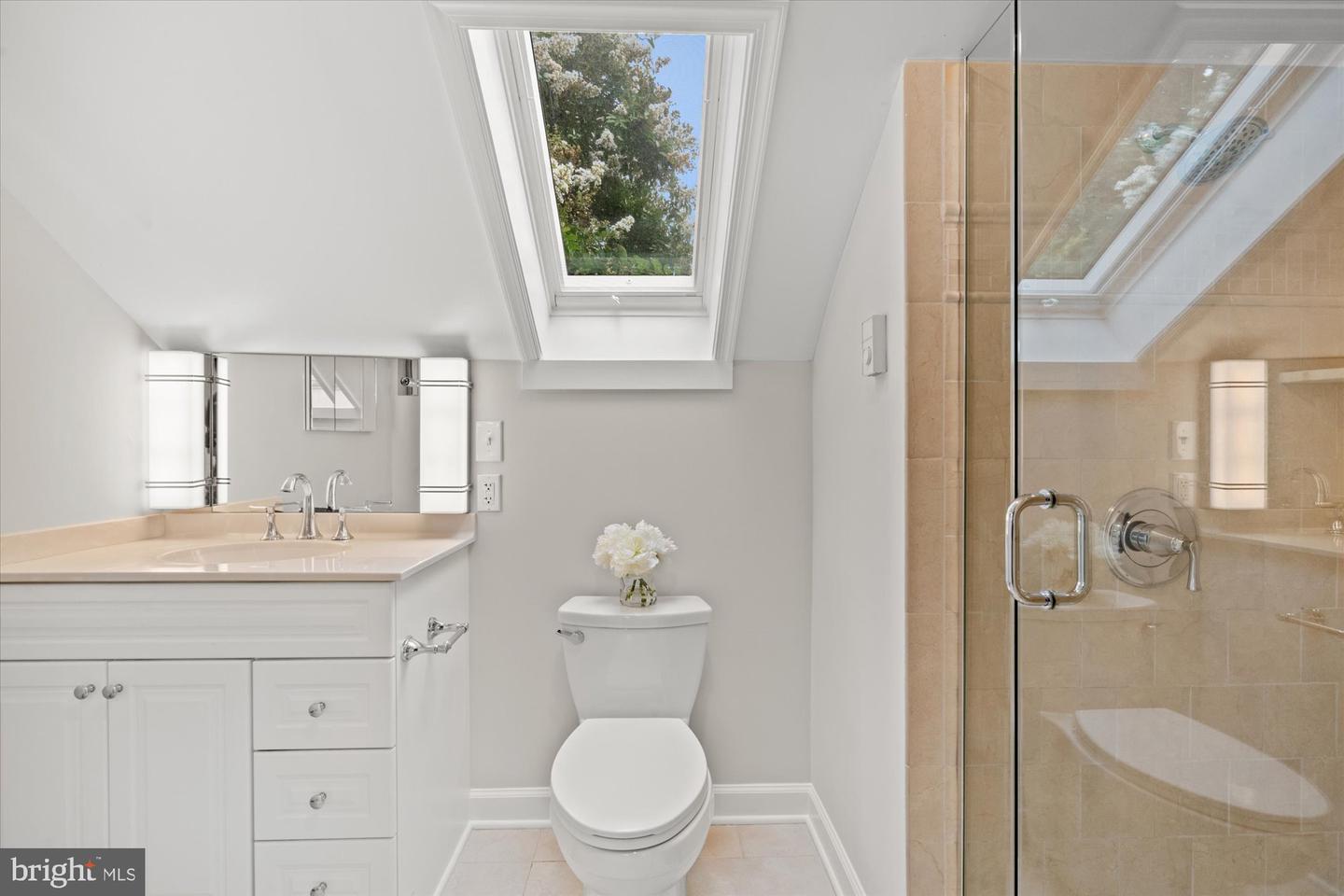 15 W MASONIC VIEW AVE, ALEXANDRIA, Virginia 22301, 3 Bedrooms Bedrooms, ,2 BathroomsBathrooms,Residential,For sale,15 W MASONIC VIEW AVE,VAAX2048152 MLS # VAAX2048152