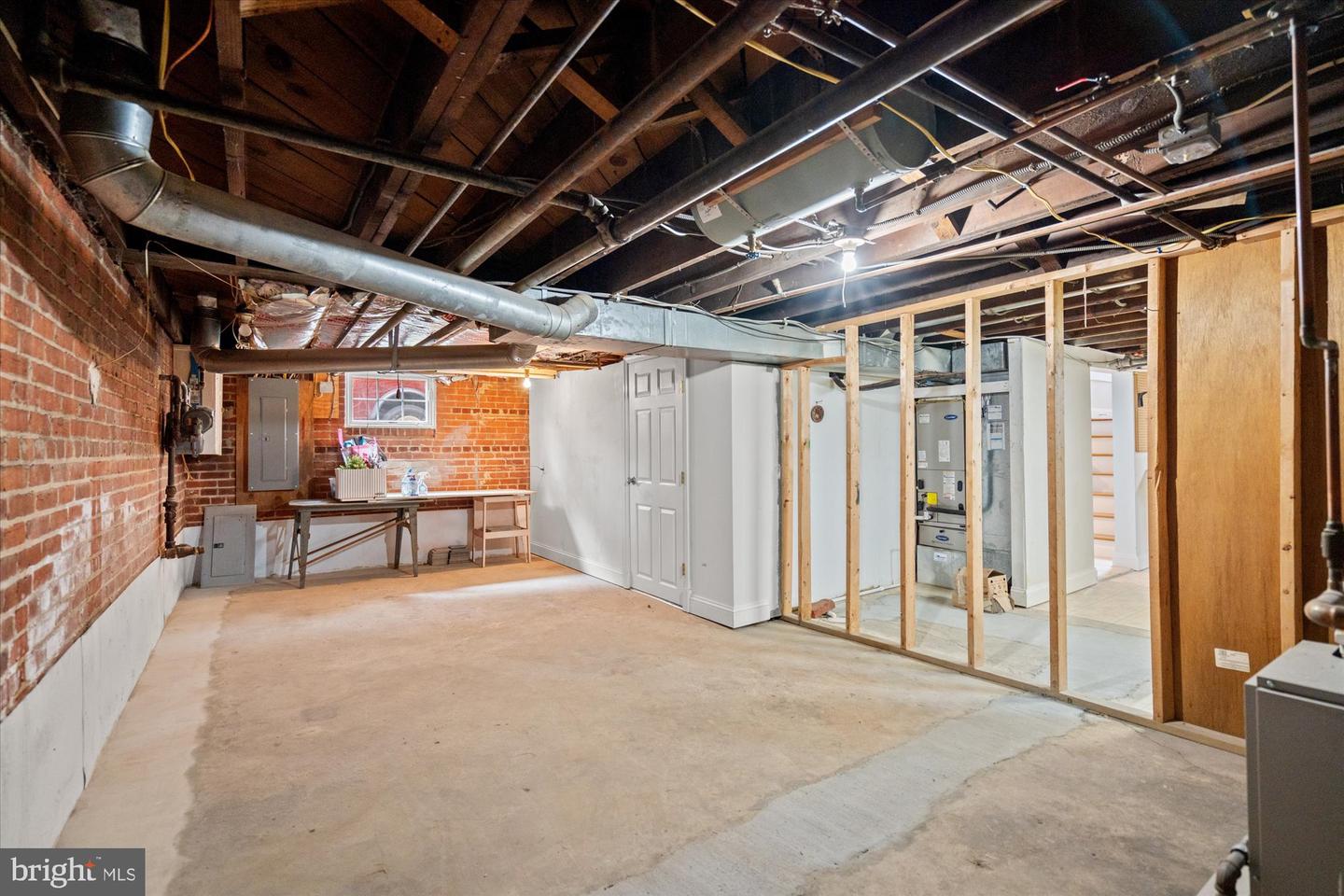 15 W MASONIC VIEW AVE, ALEXANDRIA, Virginia 22301, 3 Bedrooms Bedrooms, ,2 BathroomsBathrooms,Residential,For sale,15 W MASONIC VIEW AVE,VAAX2048152 MLS # VAAX2048152