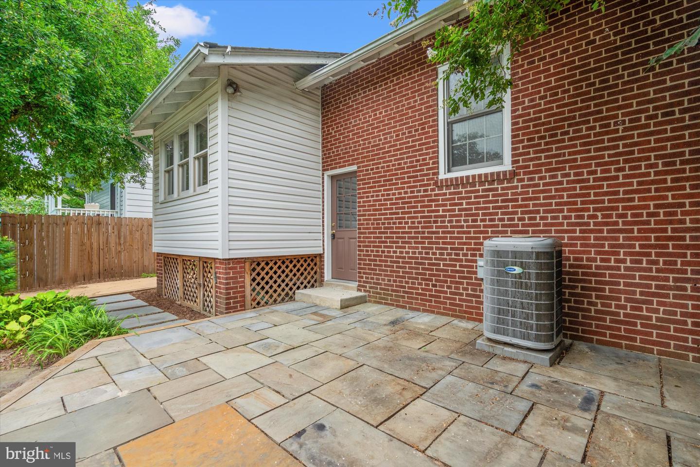 15 W MASONIC VIEW AVE, ALEXANDRIA, Virginia 22301, 3 Bedrooms Bedrooms, ,2 BathroomsBathrooms,Residential,For sale,15 W MASONIC VIEW AVE,VAAX2048152 MLS # VAAX2048152