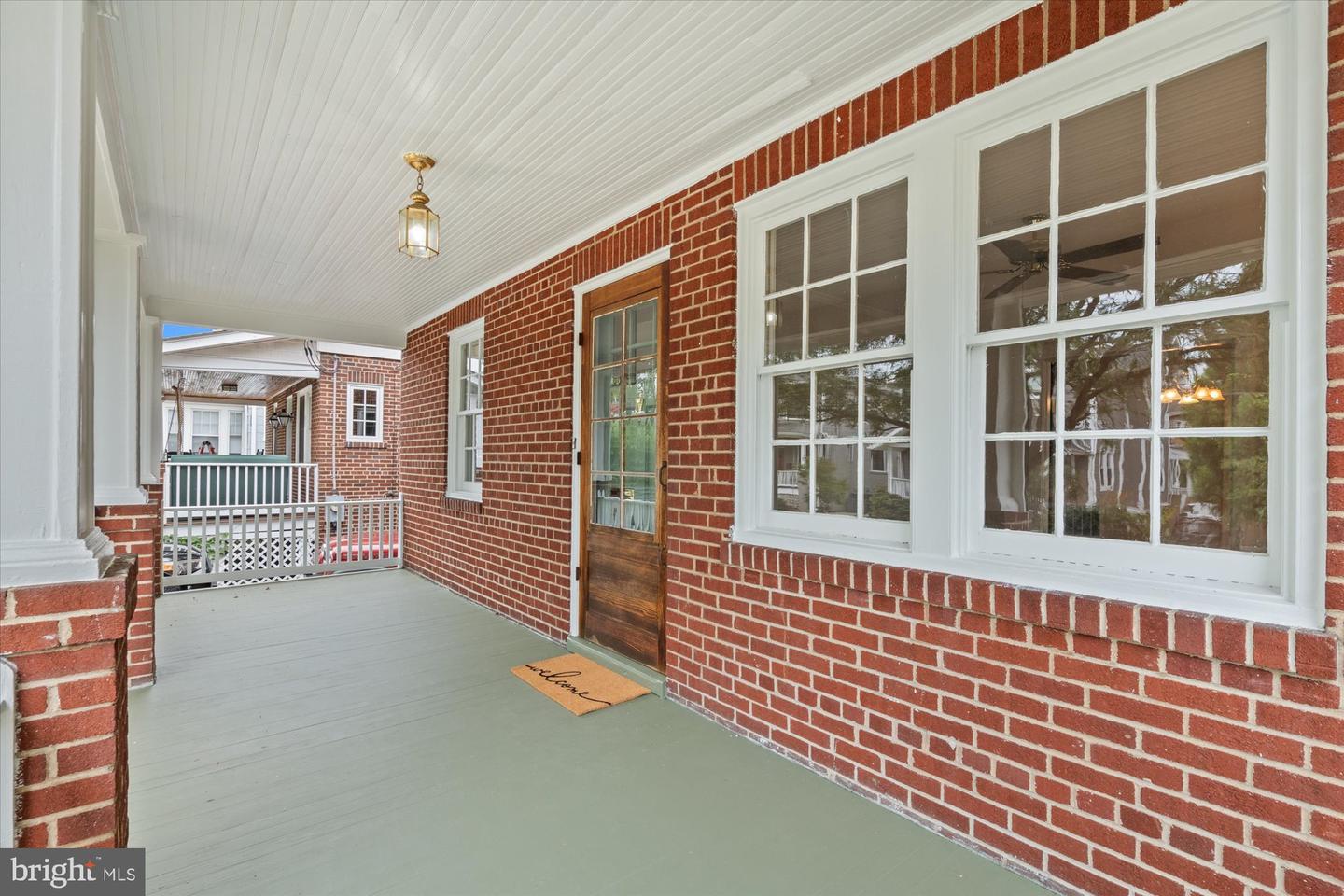 15 W MASONIC VIEW AVE, ALEXANDRIA, Virginia 22301, 3 Bedrooms Bedrooms, ,2 BathroomsBathrooms,Residential,For sale,15 W MASONIC VIEW AVE,VAAX2048152 MLS # VAAX2048152