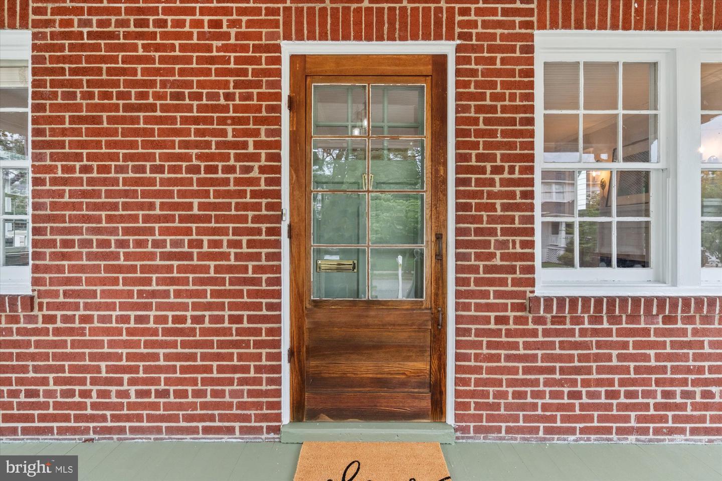 15 W MASONIC VIEW AVE, ALEXANDRIA, Virginia 22301, 3 Bedrooms Bedrooms, ,2 BathroomsBathrooms,Residential,For sale,15 W MASONIC VIEW AVE,VAAX2048152 MLS # VAAX2048152