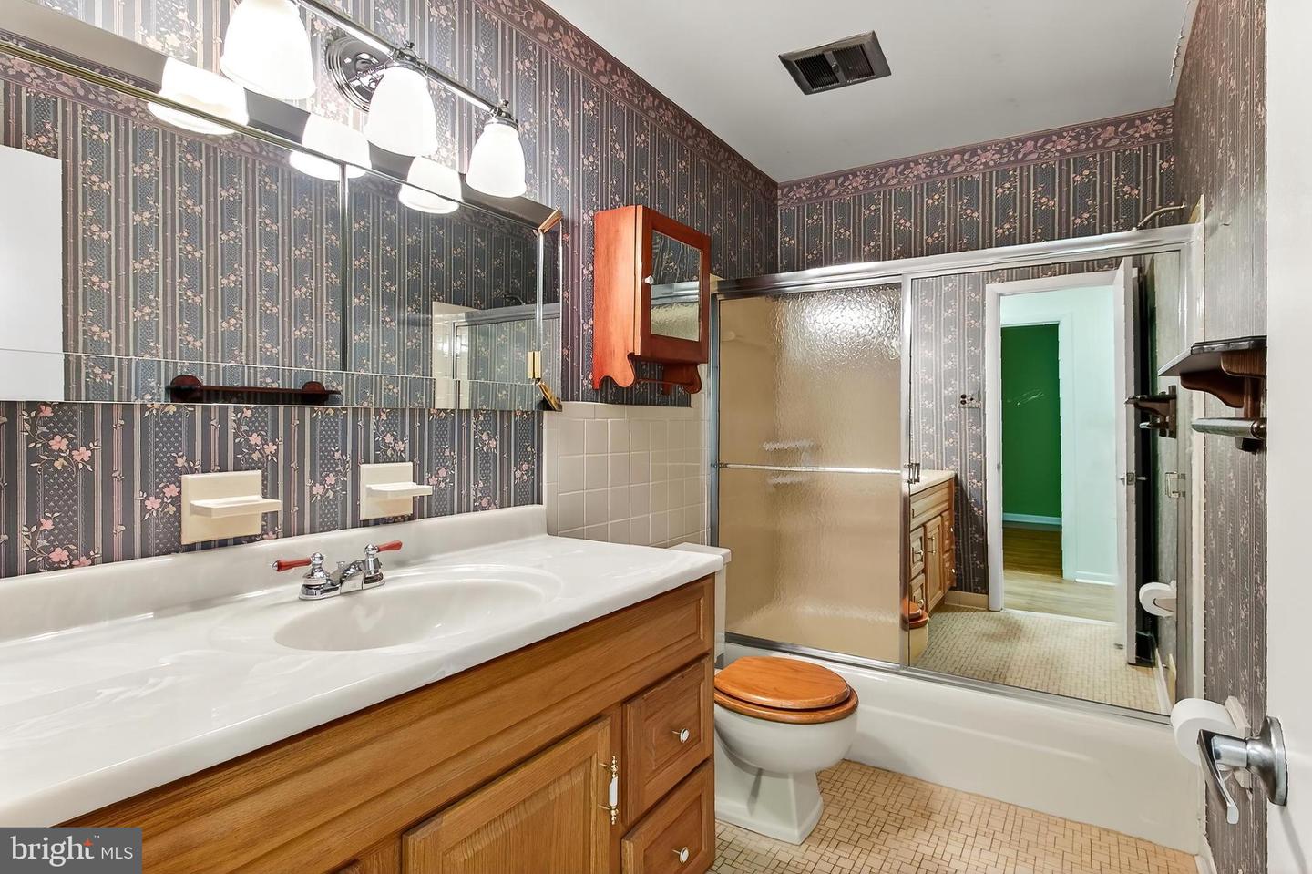 4309 SELKIRK DR, FAIRFAX, Virginia 22032, 4 Bedrooms Bedrooms, 15 Rooms Rooms,3 BathroomsBathrooms,Residential,For sale,4309 SELKIRK DR,VAFX2259046 MLS # VAFX2259046