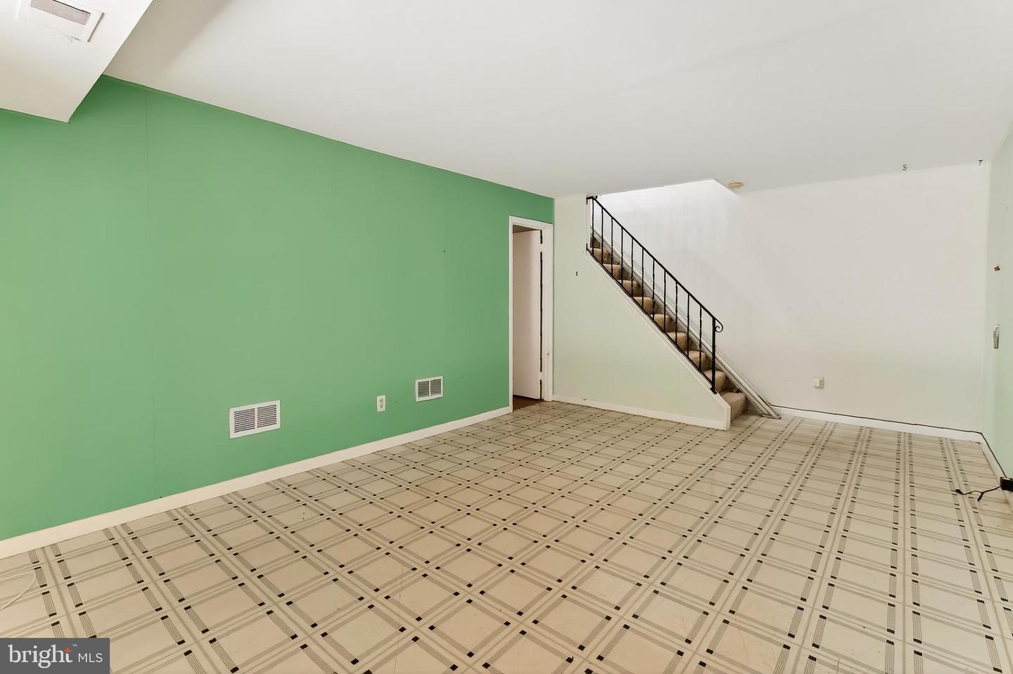 4309 SELKIRK DR, FAIRFAX, Virginia 22032, 4 Bedrooms Bedrooms, 15 Rooms Rooms,3 BathroomsBathrooms,Residential,For sale,4309 SELKIRK DR,VAFX2259046 MLS # VAFX2259046