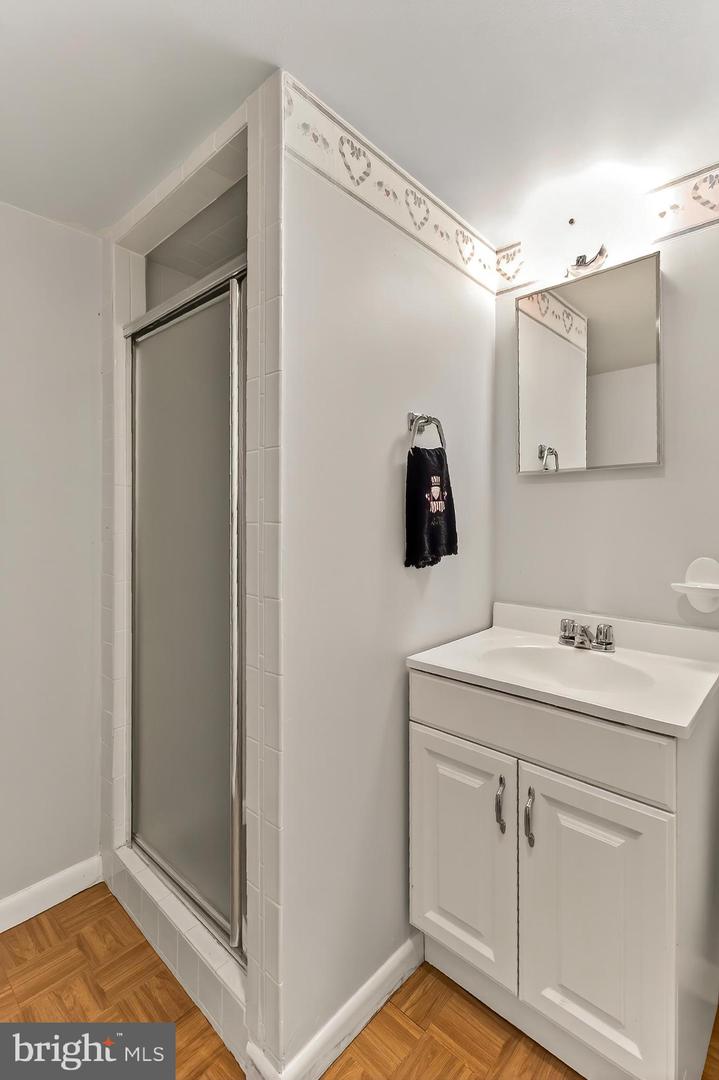 4309 SELKIRK DR, FAIRFAX, Virginia 22032, 4 Bedrooms Bedrooms, 15 Rooms Rooms,3 BathroomsBathrooms,Residential,For sale,4309 SELKIRK DR,VAFX2259046 MLS # VAFX2259046