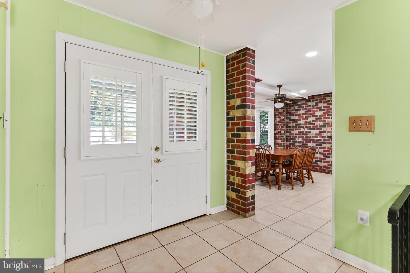 4309 SELKIRK DR, FAIRFAX, Virginia 22032, 4 Bedrooms Bedrooms, 15 Rooms Rooms,3 BathroomsBathrooms,Residential,For sale,4309 SELKIRK DR,VAFX2259046 MLS # VAFX2259046