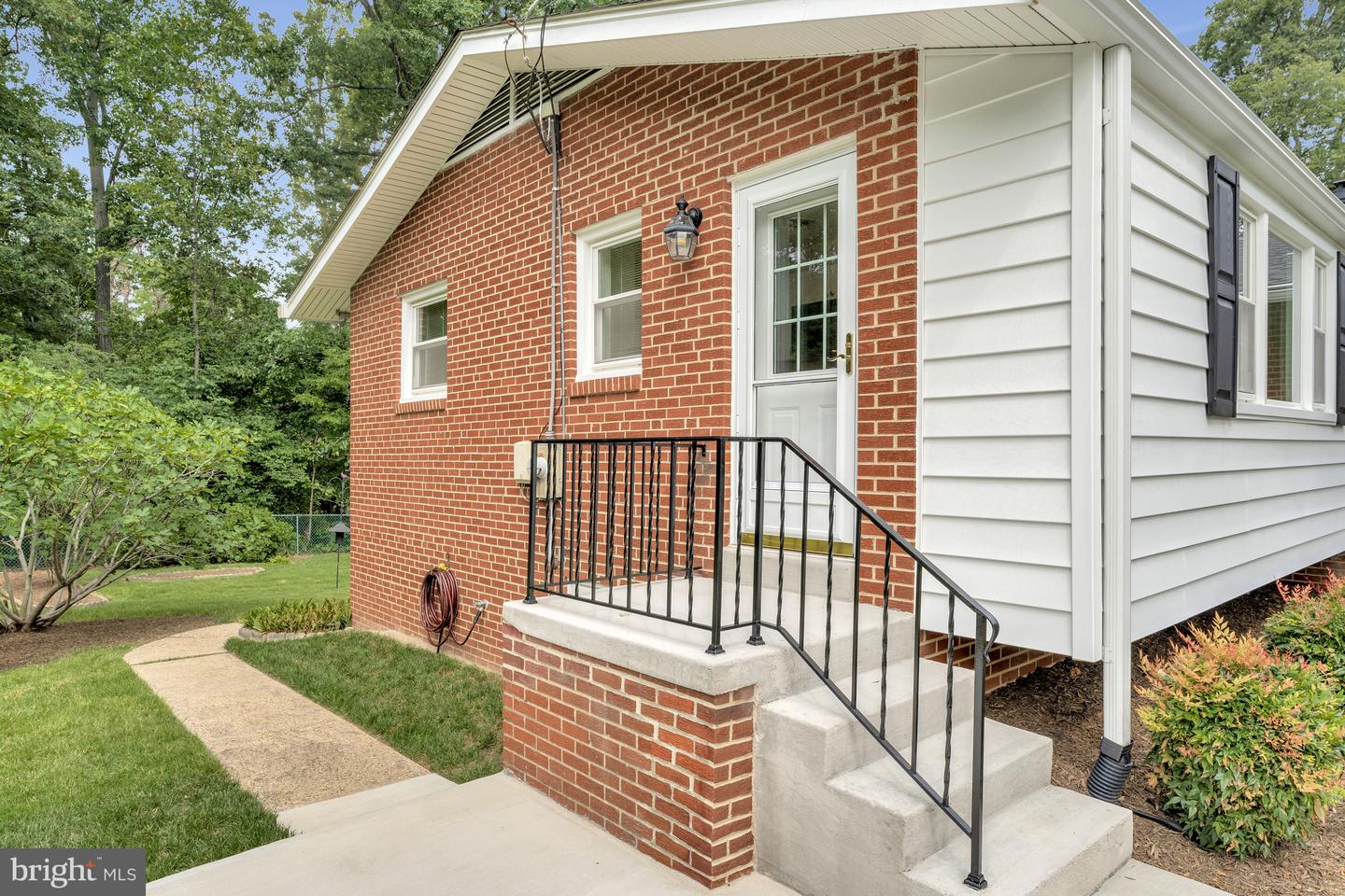 3718 WARWICK CIR, FAIRFAX, Virginia 22030, 6 Bedrooms Bedrooms, ,3 BathroomsBathrooms,Residential,For sale,3718 WARWICK CIR,VAFC2006722 MLS # VAFC2006722