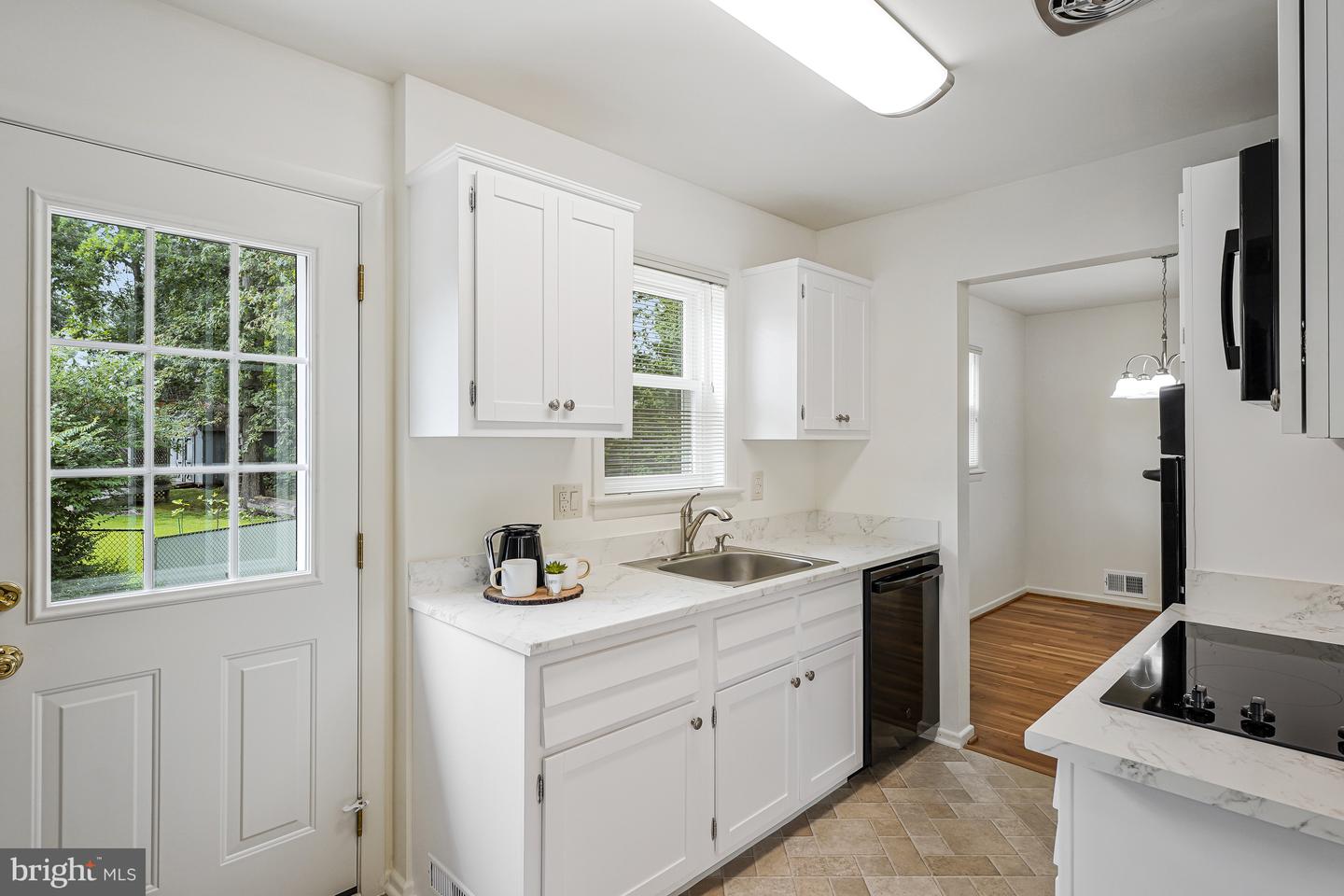 3718 WARWICK CIR, FAIRFAX, Virginia 22030, 6 Bedrooms Bedrooms, ,3 BathroomsBathrooms,Residential,For sale,3718 WARWICK CIR,VAFC2006722 MLS # VAFC2006722