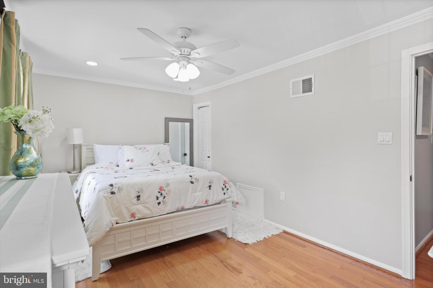 6445 FRANCONIA CT, SPRINGFIELD, Virginia 22150, 3 Bedrooms Bedrooms, 7 Rooms Rooms,3 BathroomsBathrooms,Residential,For sale,6445 FRANCONIA CT,VAFX2259098 MLS # VAFX2259098