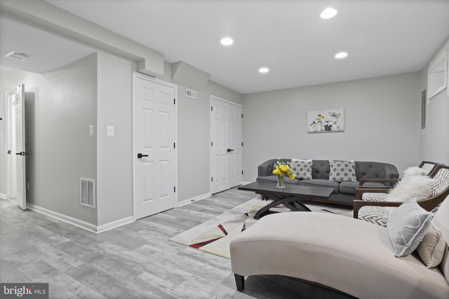 6445 FRANCONIA CT, SPRINGFIELD, Virginia 22150, 3 Bedrooms Bedrooms, 7 Rooms Rooms,3 BathroomsBathrooms,Residential,For sale,6445 FRANCONIA CT,VAFX2259098 MLS # VAFX2259098