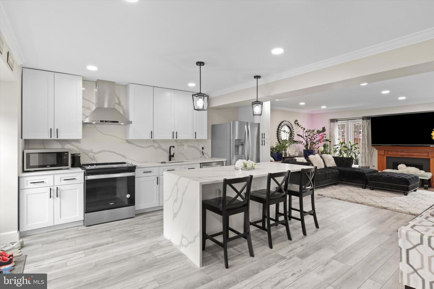 6445 FRANCONIA CT, SPRINGFIELD, Virginia 22150, 3 Bedrooms Bedrooms, 7 Rooms Rooms,3 BathroomsBathrooms,Residential,For sale,6445 FRANCONIA CT,VAFX2259098 MLS # VAFX2259098