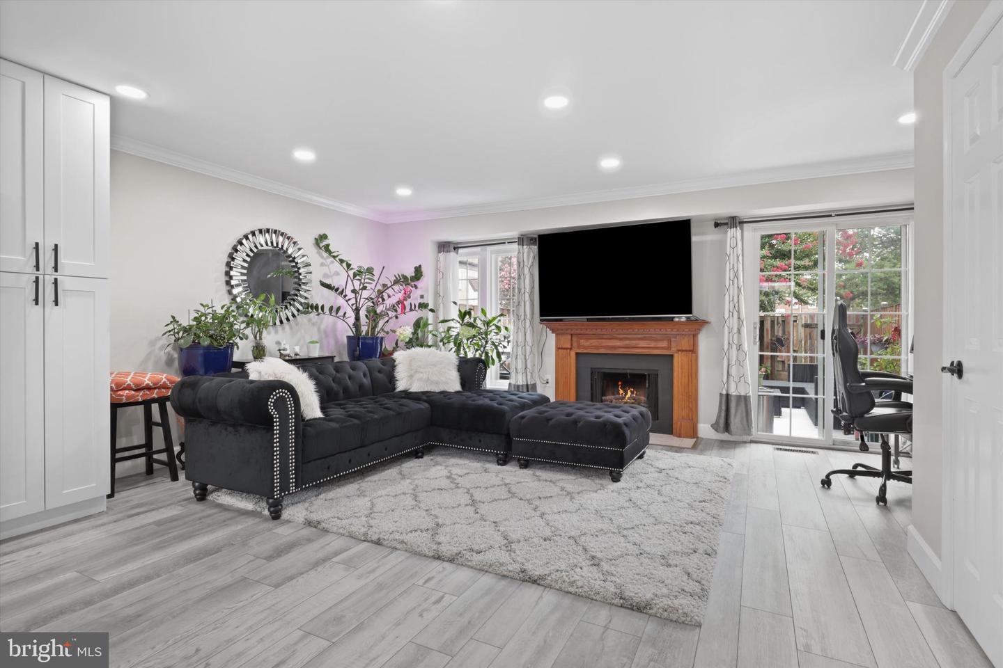 6445 FRANCONIA CT, SPRINGFIELD, Virginia 22150, 3 Bedrooms Bedrooms, 7 Rooms Rooms,3 BathroomsBathrooms,Residential,For sale,6445 FRANCONIA CT,VAFX2259098 MLS # VAFX2259098
