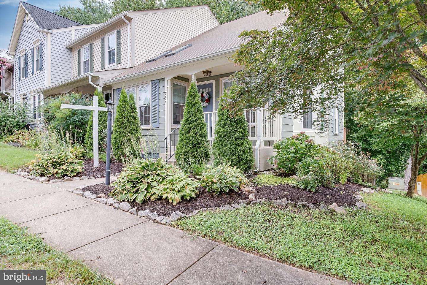 4234 JONATHAN CT, DUMFRIES, Virginia 22025, 4 Bedrooms Bedrooms, 7 Rooms Rooms,3 BathroomsBathrooms,Residential,For sale,4234 JONATHAN CT,VAPW2100660 MLS # VAPW2100660
