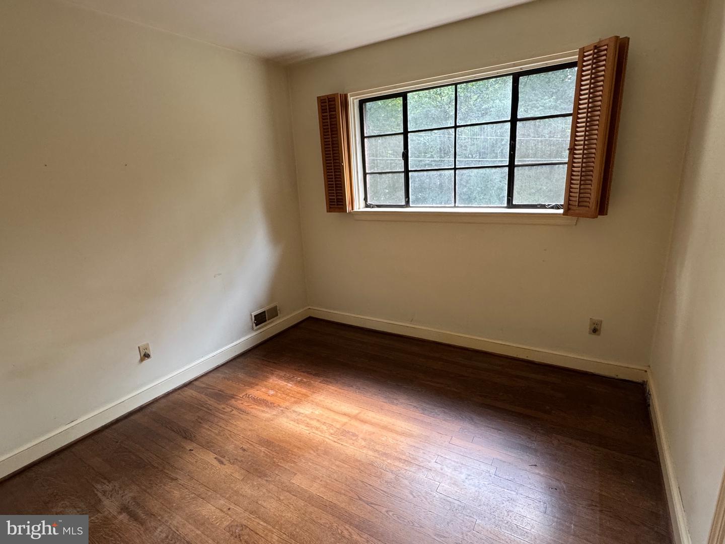 2431 N TAYLOR ST, ARLINGTON, Virginia 22207, 3 Bedrooms Bedrooms, ,3 BathroomsBathrooms,Residential,For sale,2431 N TAYLOR ST,VAAR2061794 MLS # VAAR2061794