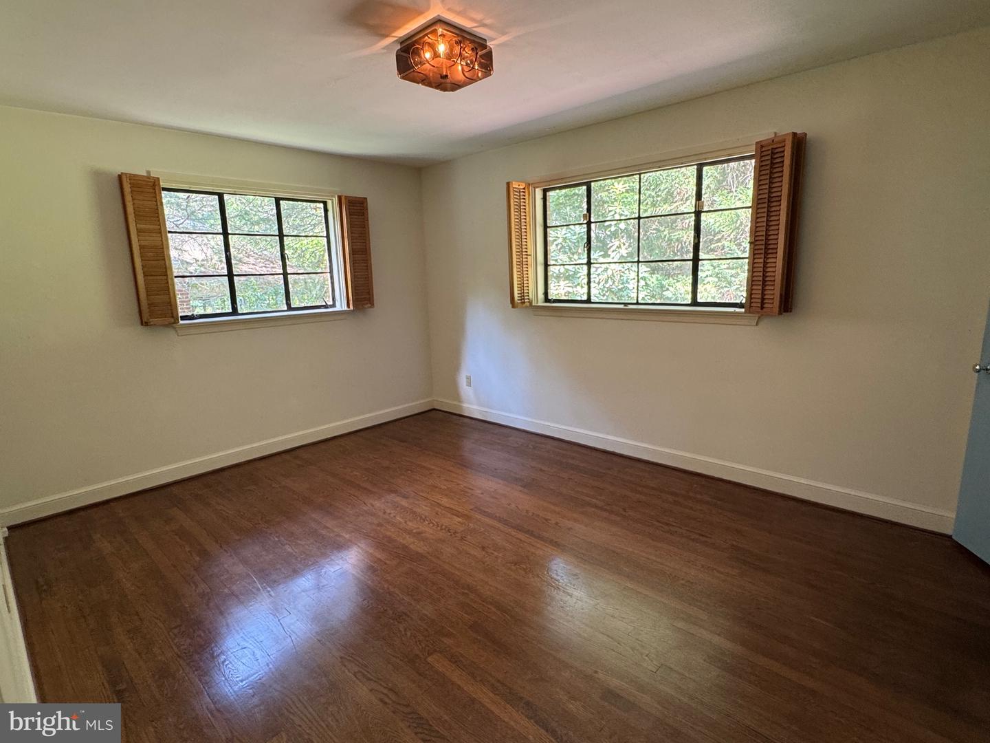 2431 N TAYLOR ST, ARLINGTON, Virginia 22207, 3 Bedrooms Bedrooms, ,3 BathroomsBathrooms,Residential,For sale,2431 N TAYLOR ST,VAAR2061794 MLS # VAAR2061794