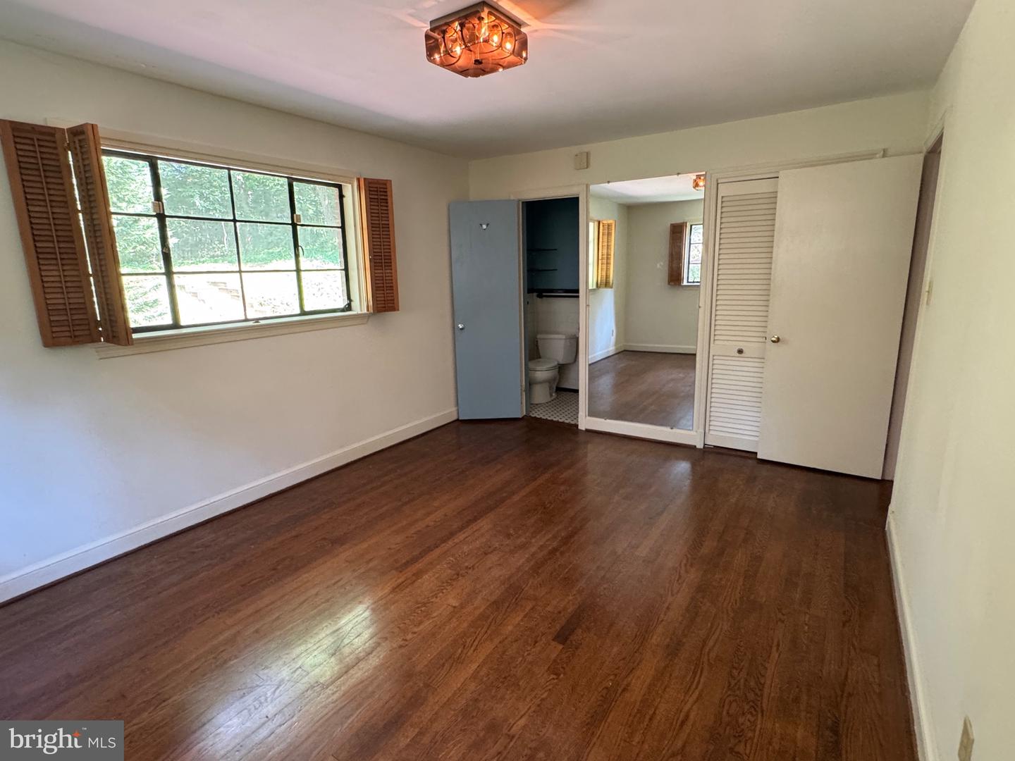 2431 N TAYLOR ST, ARLINGTON, Virginia 22207, 3 Bedrooms Bedrooms, ,3 BathroomsBathrooms,Residential,For sale,2431 N TAYLOR ST,VAAR2061794 MLS # VAAR2061794