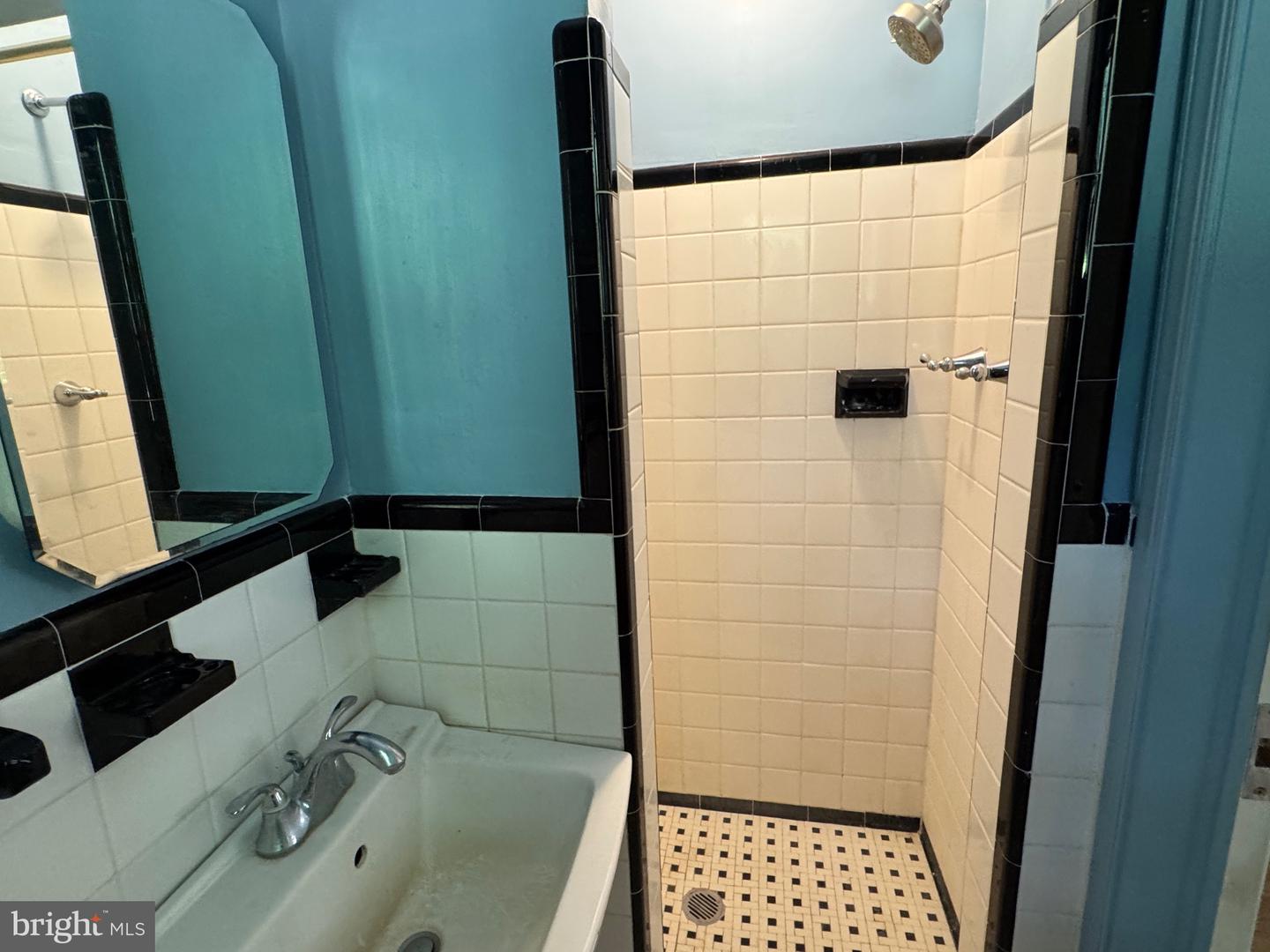 2431 N TAYLOR ST, ARLINGTON, Virginia 22207, 3 Bedrooms Bedrooms, ,3 BathroomsBathrooms,Residential,For sale,2431 N TAYLOR ST,VAAR2061794 MLS # VAAR2061794