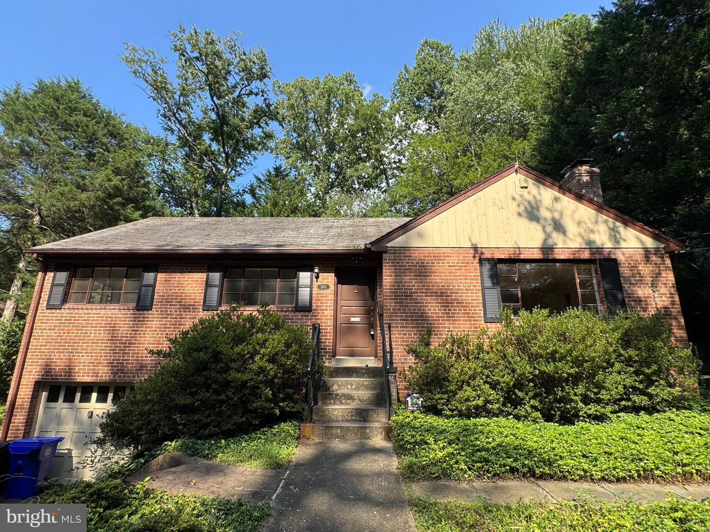 2431 N TAYLOR ST, ARLINGTON, Virginia 22207, 3 Bedrooms Bedrooms, ,3 BathroomsBathrooms,Residential,For sale,2431 N TAYLOR ST,VAAR2061794 MLS # VAAR2061794