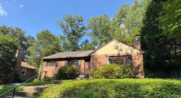 2431 N TAYLOR ST, ARLINGTON, Virginia 22207, 3 Bedrooms Bedrooms, ,3 BathroomsBathrooms,Residential,For sale,2431 N TAYLOR ST,VAAR2061794 MLS # VAAR2061794