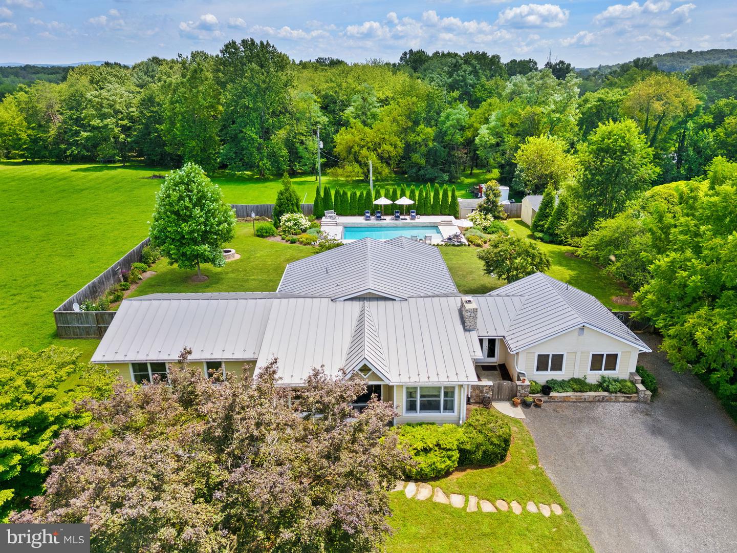 2749 CRENSHAW RD, MARSHALL, Virginia 20115, 4 Bedrooms Bedrooms, ,4 BathroomsBathrooms,Residential,For sale,2749 CRENSHAW RD,VAFQ2017782 MLS # VAFQ2017782