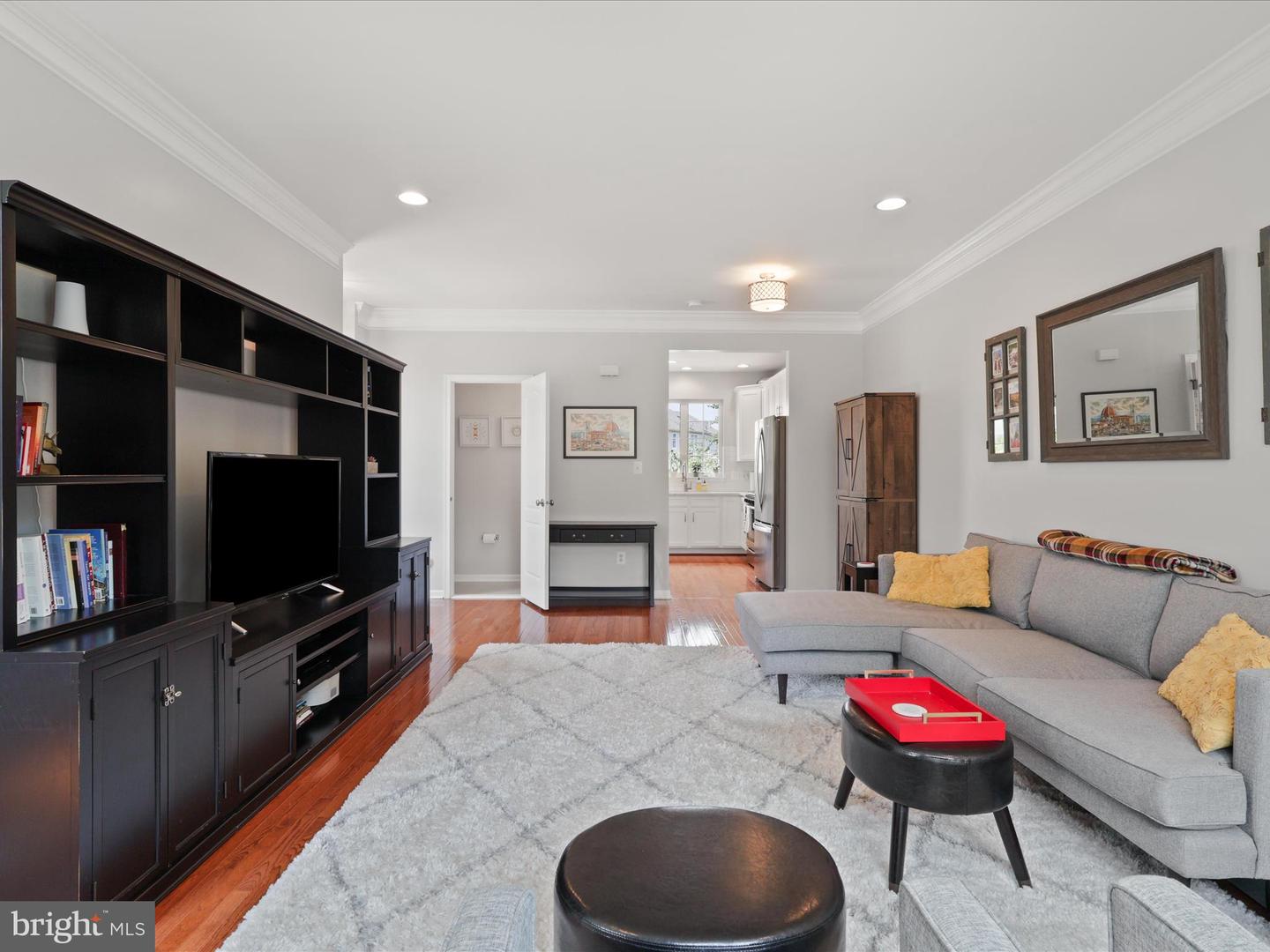 43080 CENTER ST, CHANTILLY, Virginia 20152, 3 Bedrooms Bedrooms, ,3 BathroomsBathrooms,Residential,For sale,43080 CENTER ST,VALO2103816 MLS # VALO2103816