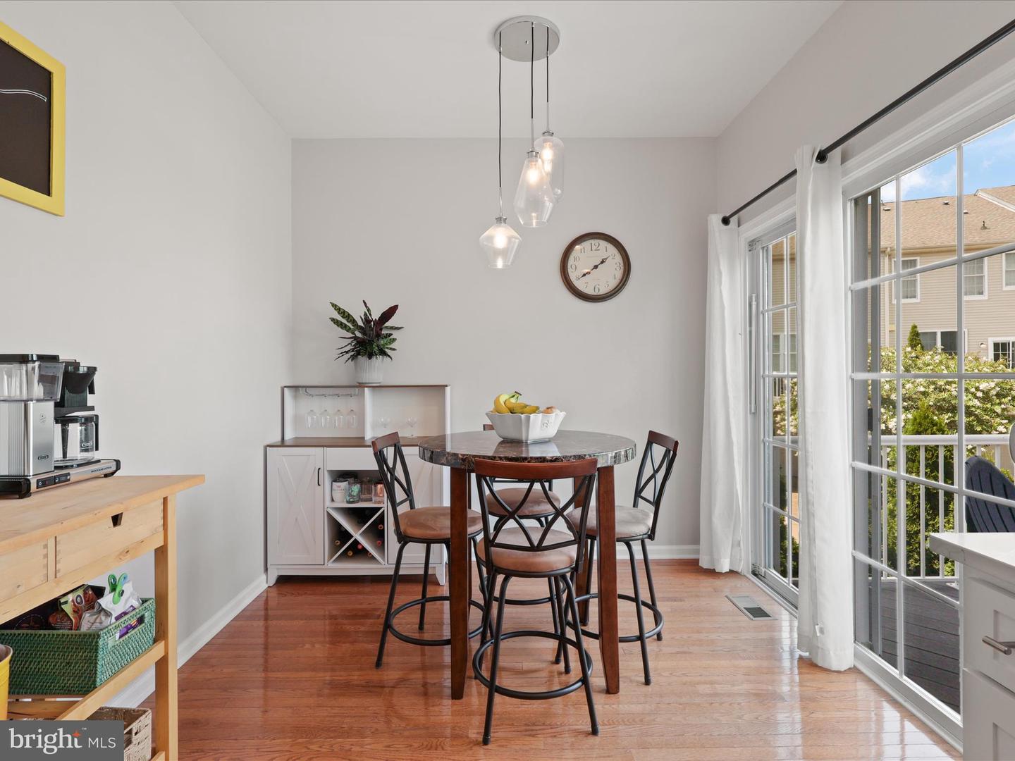 43080 CENTER ST, CHANTILLY, Virginia 20152, 3 Bedrooms Bedrooms, ,3 BathroomsBathrooms,Residential,For sale,43080 CENTER ST,VALO2103816 MLS # VALO2103816