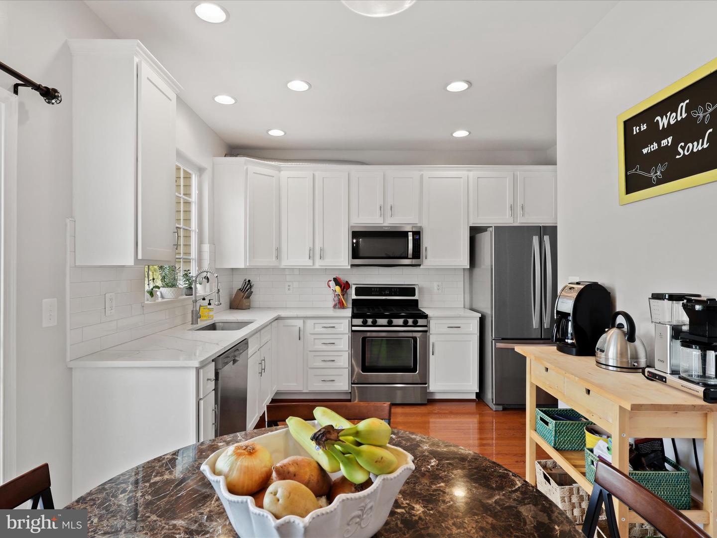 43080 CENTER ST, CHANTILLY, Virginia 20152, 3 Bedrooms Bedrooms, ,3 BathroomsBathrooms,Residential,For sale,43080 CENTER ST,VALO2103816 MLS # VALO2103816