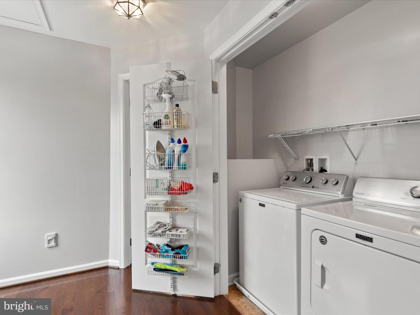 43080 CENTER ST, CHANTILLY, Virginia 20152, 3 Bedrooms Bedrooms, ,3 BathroomsBathrooms,Residential,For sale,43080 CENTER ST,VALO2103816 MLS # VALO2103816