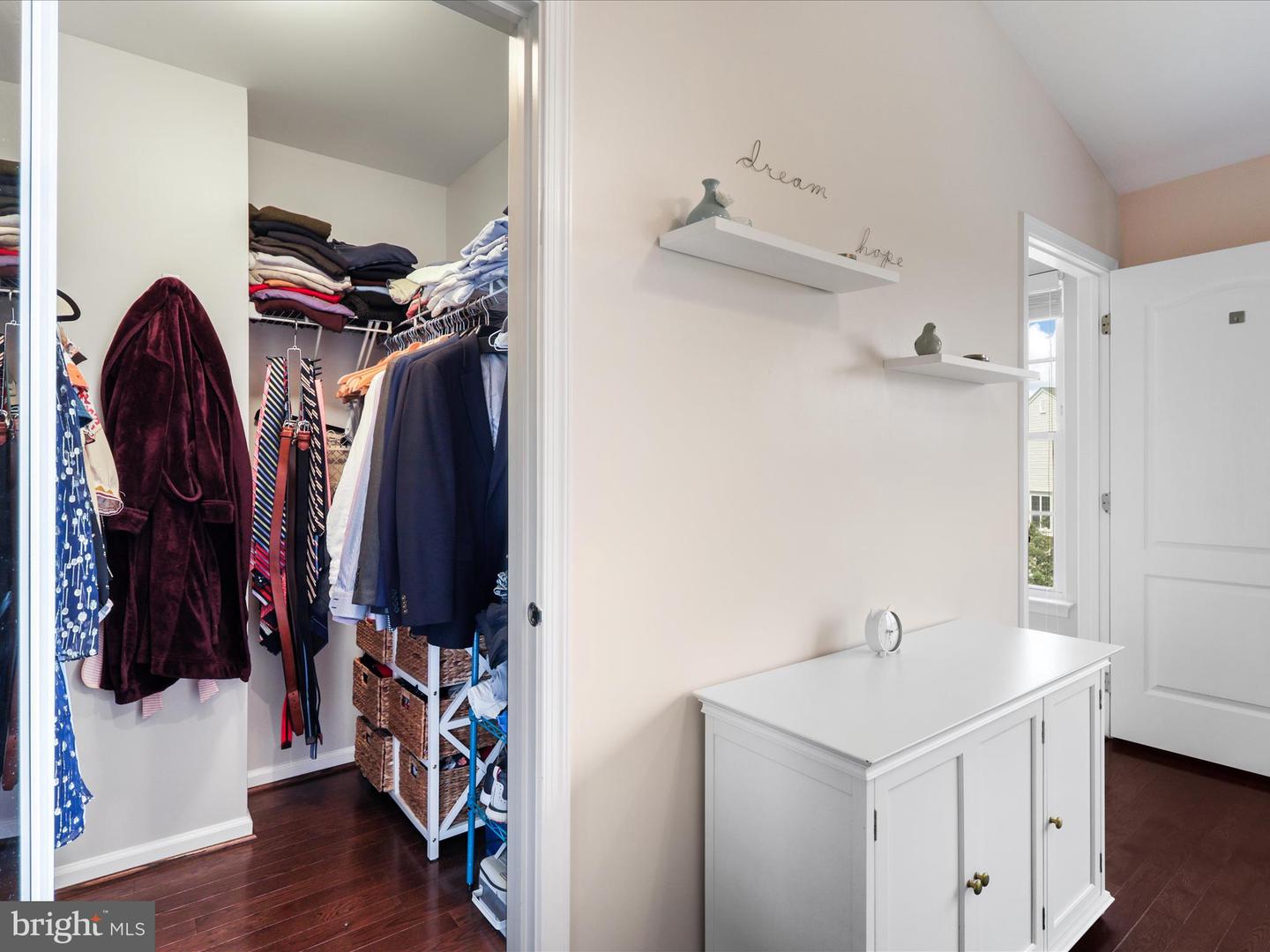 43080 CENTER ST, CHANTILLY, Virginia 20152, 3 Bedrooms Bedrooms, ,3 BathroomsBathrooms,Residential,For sale,43080 CENTER ST,VALO2103816 MLS # VALO2103816