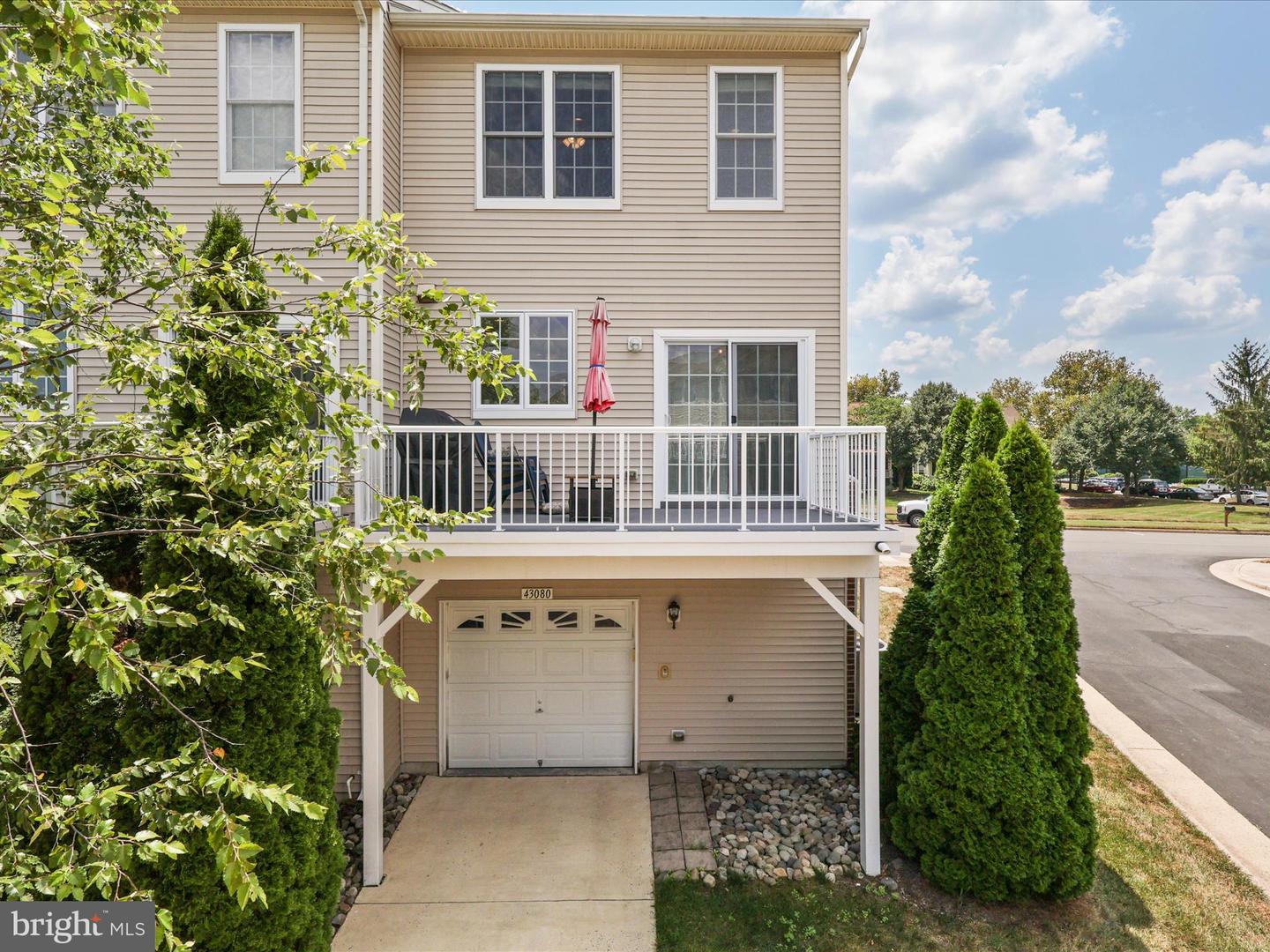 43080 CENTER ST, CHANTILLY, Virginia 20152, 3 Bedrooms Bedrooms, ,3 BathroomsBathrooms,Residential,For sale,43080 CENTER ST,VALO2103816 MLS # VALO2103816