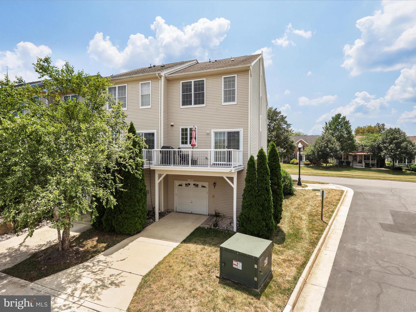 43080 CENTER ST, CHANTILLY, Virginia 20152, 3 Bedrooms Bedrooms, ,3 BathroomsBathrooms,Residential,For sale,43080 CENTER ST,VALO2103816 MLS # VALO2103816