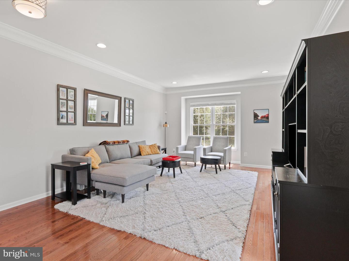 43080 CENTER ST, CHANTILLY, Virginia 20152, 3 Bedrooms Bedrooms, ,3 BathroomsBathrooms,Residential,For sale,43080 CENTER ST,VALO2103816 MLS # VALO2103816
