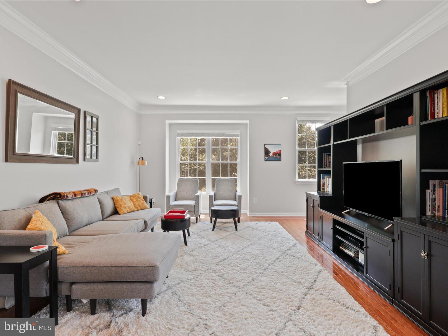 43080 CENTER ST, CHANTILLY, Virginia 20152, 3 Bedrooms Bedrooms, ,3 BathroomsBathrooms,Residential,For sale,43080 CENTER ST,VALO2103816 MLS # VALO2103816