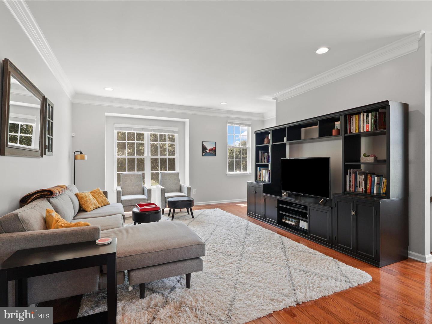 43080 CENTER ST, CHANTILLY, Virginia 20152, 3 Bedrooms Bedrooms, ,3 BathroomsBathrooms,Residential,For sale,43080 CENTER ST,VALO2103816 MLS # VALO2103816