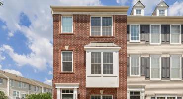 43080 CENTER ST, CHANTILLY, Virginia 20152, 3 Bedrooms Bedrooms, ,3 BathroomsBathrooms,Residential,For sale,43080 CENTER ST,VALO2103816 MLS # VALO2103816