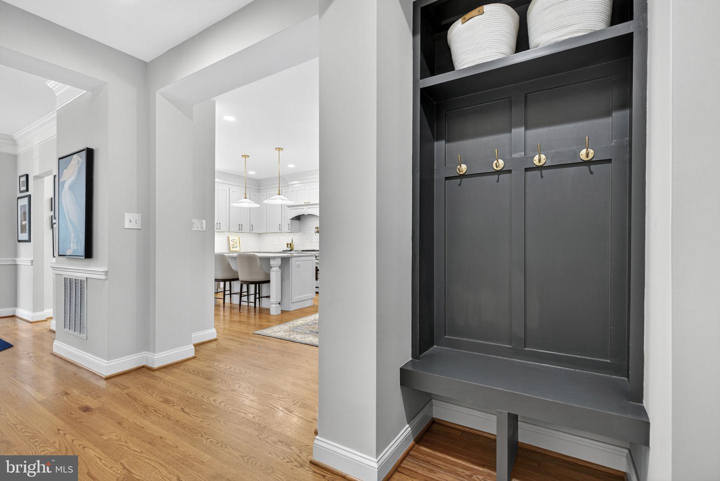 9198 TOPAZ ST, FAIRFAX, Virginia 22031, 5 Bedrooms Bedrooms, ,4 BathroomsBathrooms,Residential,For sale,9198 TOPAZ ST,VAFX2259236 MLS # VAFX2259236