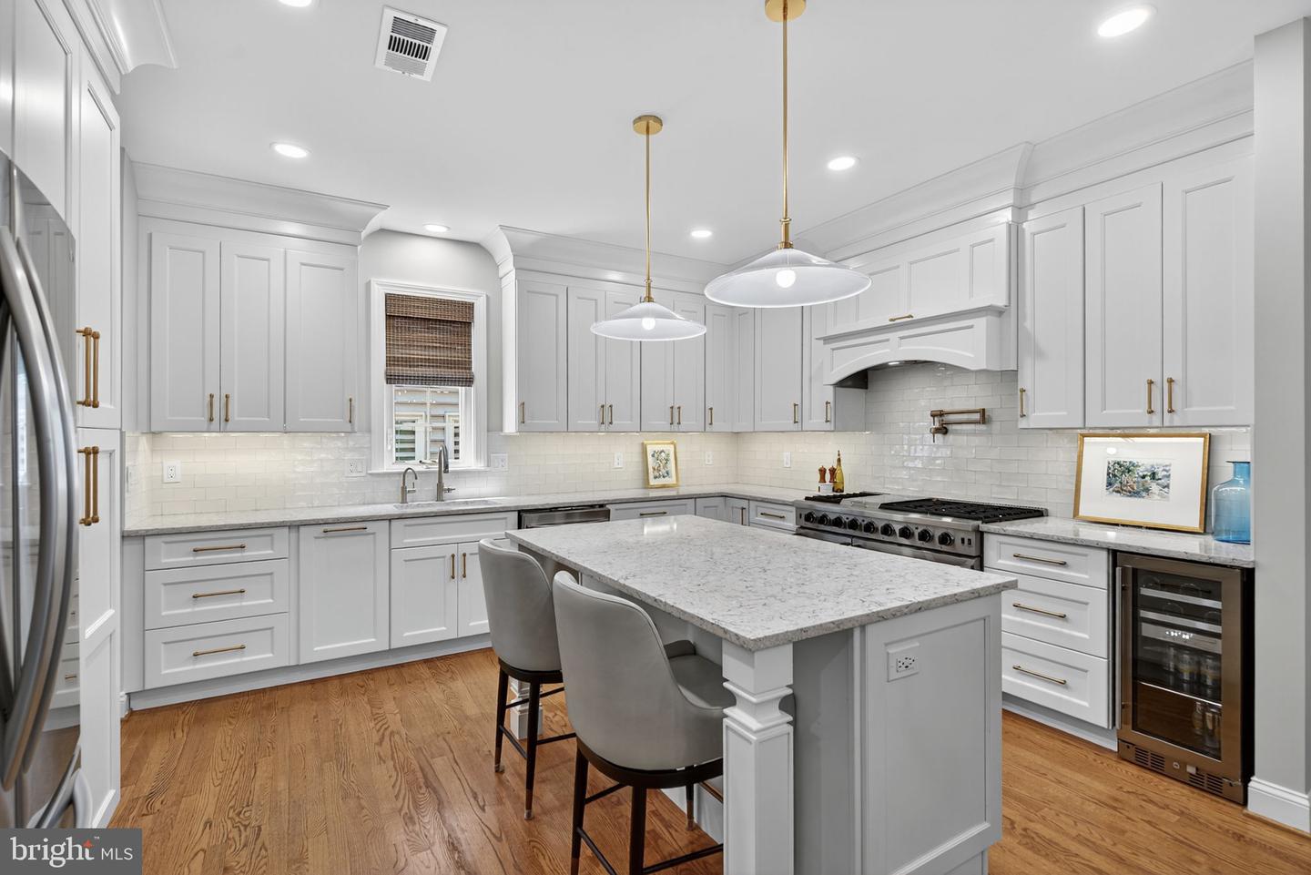 9198 TOPAZ ST, FAIRFAX, Virginia 22031, 5 Bedrooms Bedrooms, ,4 BathroomsBathrooms,Residential,For sale,9198 TOPAZ ST,VAFX2259236 MLS # VAFX2259236