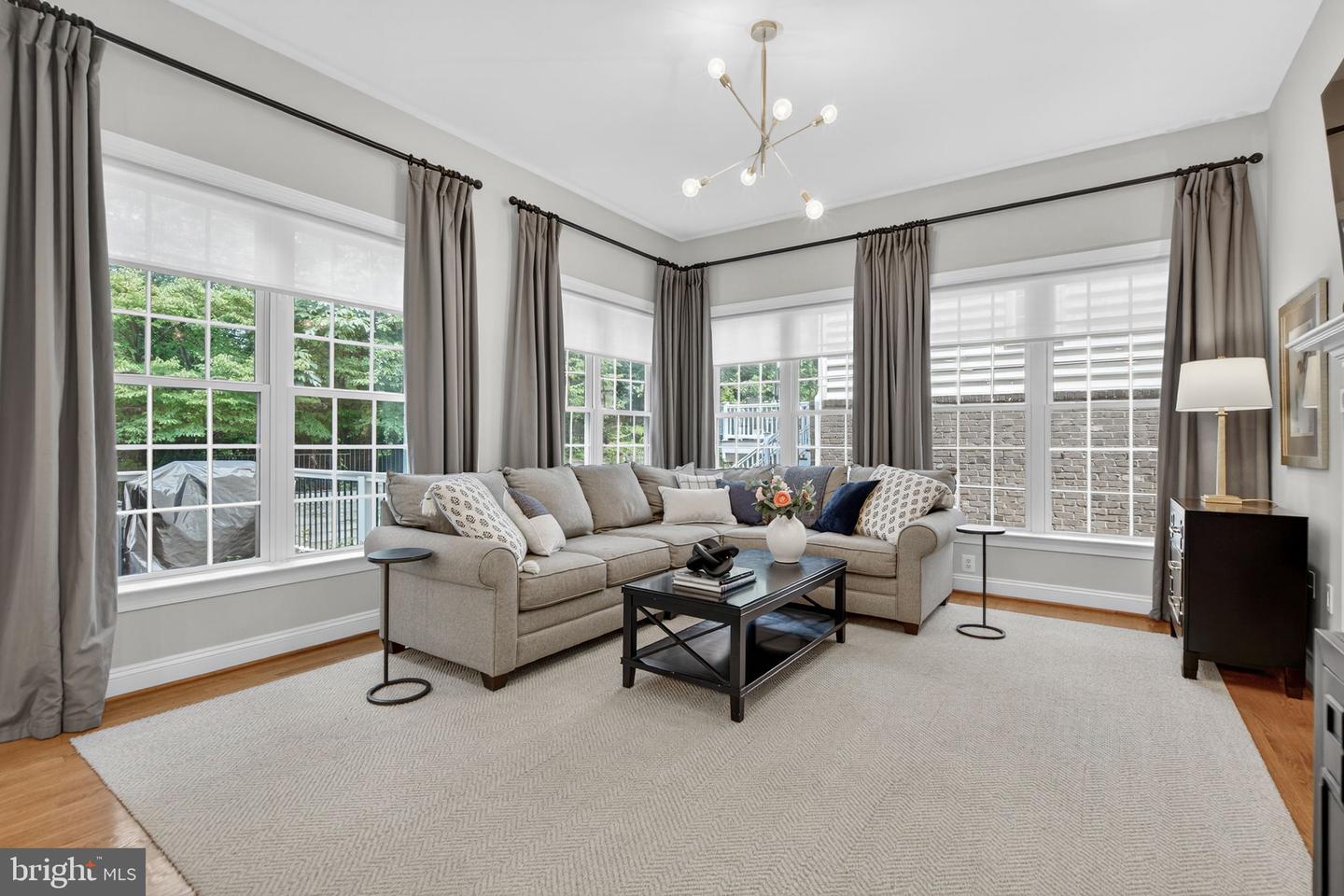 9198 TOPAZ ST, FAIRFAX, Virginia 22031, 5 Bedrooms Bedrooms, ,4 BathroomsBathrooms,Residential,For sale,9198 TOPAZ ST,VAFX2259236 MLS # VAFX2259236
