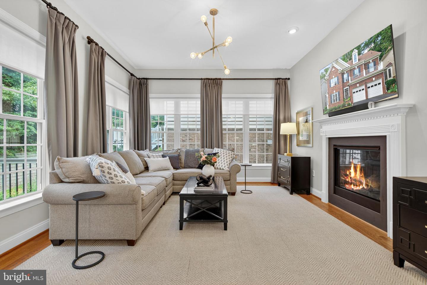 9198 TOPAZ ST, FAIRFAX, Virginia 22031, 5 Bedrooms Bedrooms, ,4 BathroomsBathrooms,Residential,For sale,9198 TOPAZ ST,VAFX2259236 MLS # VAFX2259236