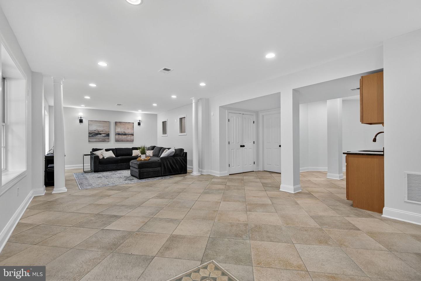 9198 TOPAZ ST, FAIRFAX, Virginia 22031, 5 Bedrooms Bedrooms, ,4 BathroomsBathrooms,Residential,For sale,9198 TOPAZ ST,VAFX2259236 MLS # VAFX2259236