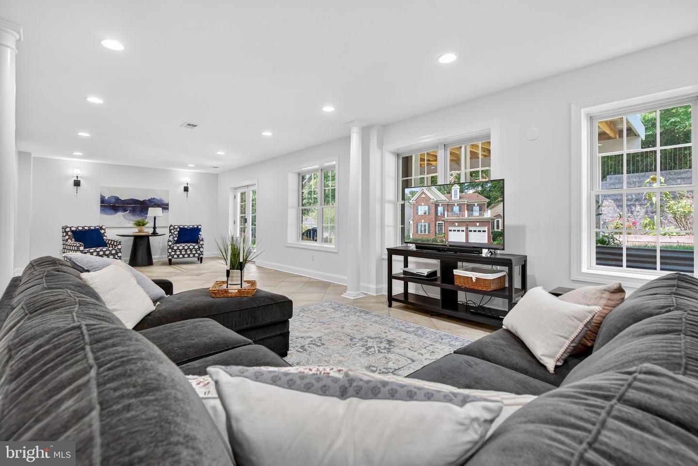 9198 TOPAZ ST, FAIRFAX, Virginia 22031, 5 Bedrooms Bedrooms, ,4 BathroomsBathrooms,Residential,For sale,9198 TOPAZ ST,VAFX2259236 MLS # VAFX2259236