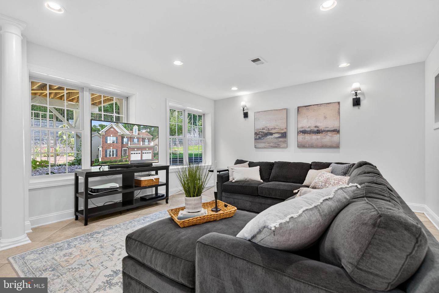 9198 TOPAZ ST, FAIRFAX, Virginia 22031, 5 Bedrooms Bedrooms, ,4 BathroomsBathrooms,Residential,For sale,9198 TOPAZ ST,VAFX2259236 MLS # VAFX2259236