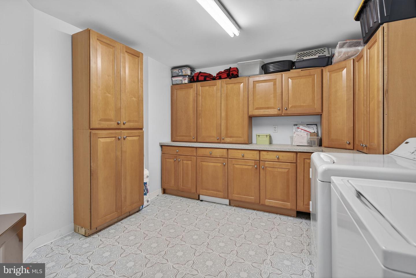 9198 TOPAZ ST, FAIRFAX, Virginia 22031, 5 Bedrooms Bedrooms, ,4 BathroomsBathrooms,Residential,For sale,9198 TOPAZ ST,VAFX2259236 MLS # VAFX2259236