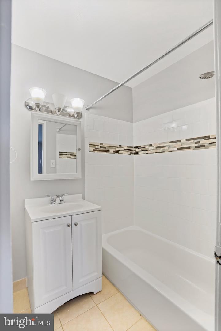 7376 LEE HIGHWAY #204, FALLS CHURCH, Virginia 22046, 1 Bedroom Bedrooms, ,1 BathroomBathrooms,Residential,For sale,7376 LEE HIGHWAY #204,VAFX2259252 MLS # VAFX2259252