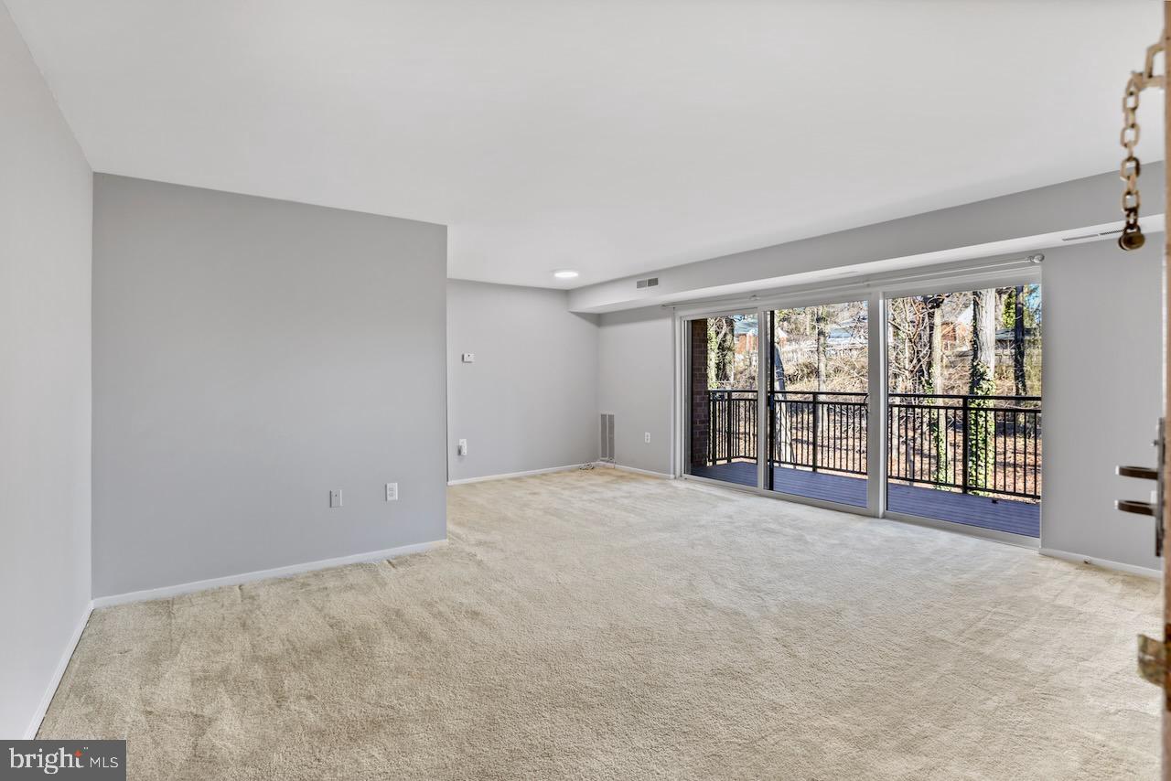 7376 LEE HIGHWAY #204, FALLS CHURCH, Virginia 22046, 1 Bedroom Bedrooms, ,1 BathroomBathrooms,Residential,For sale,7376 LEE HIGHWAY #204,VAFX2259252 MLS # VAFX2259252