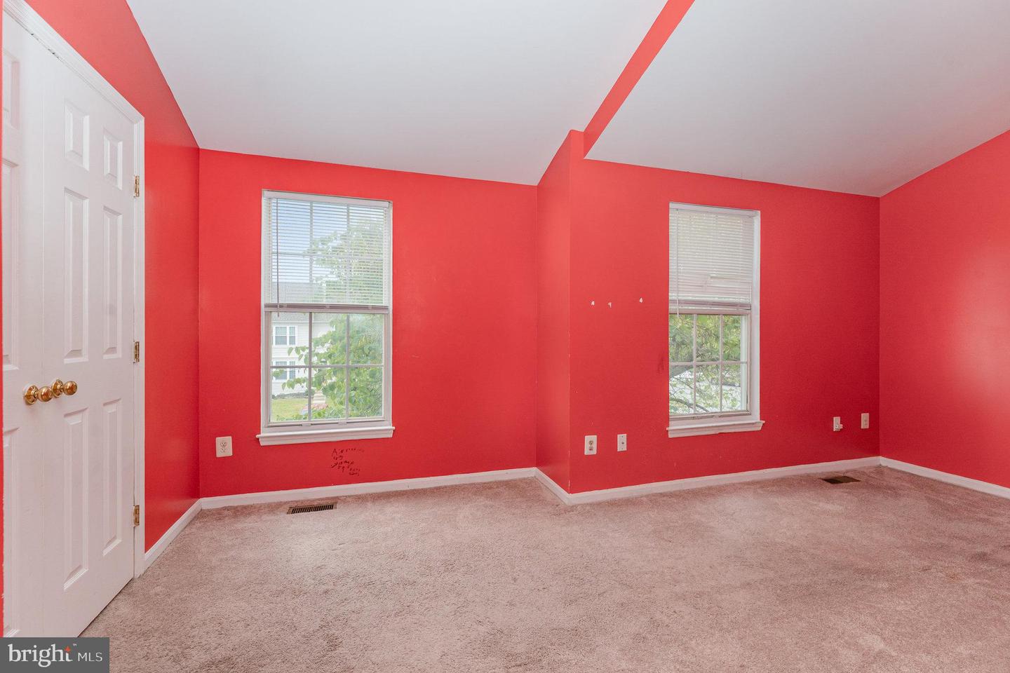 16984 MONMOUTH CT, DUMFRIES, Virginia 22026, 3 Bedrooms Bedrooms, ,2 BathroomsBathrooms,Residential,For sale,16984 MONMOUTH CT,VAPW2100722 MLS # VAPW2100722